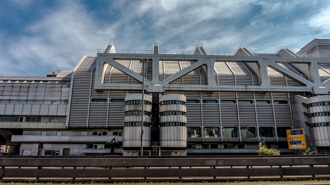 广东领建实业有限公司，构建卓越，领建未来